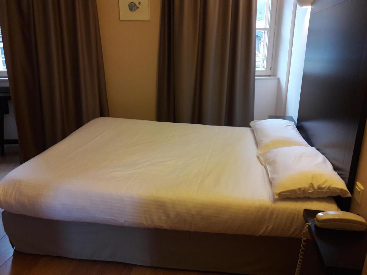 Logis Hotel Des Deux Forts Salins-les-Bains Bagian luar foto