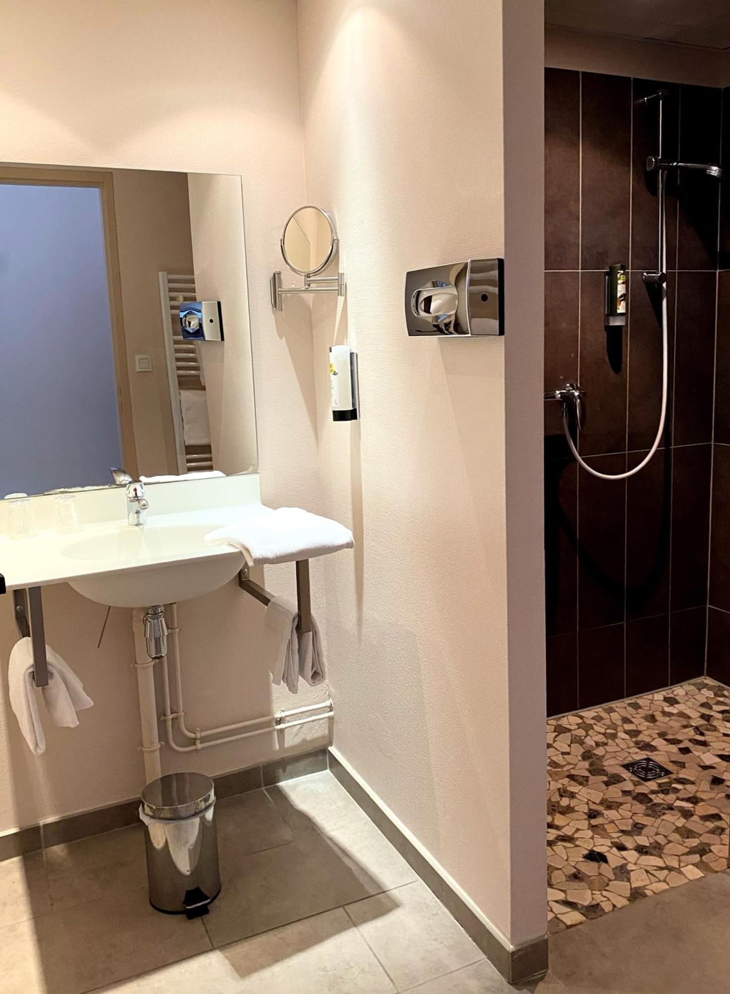Logis Hotel Des Deux Forts Salins-les-Bains Bagian luar foto