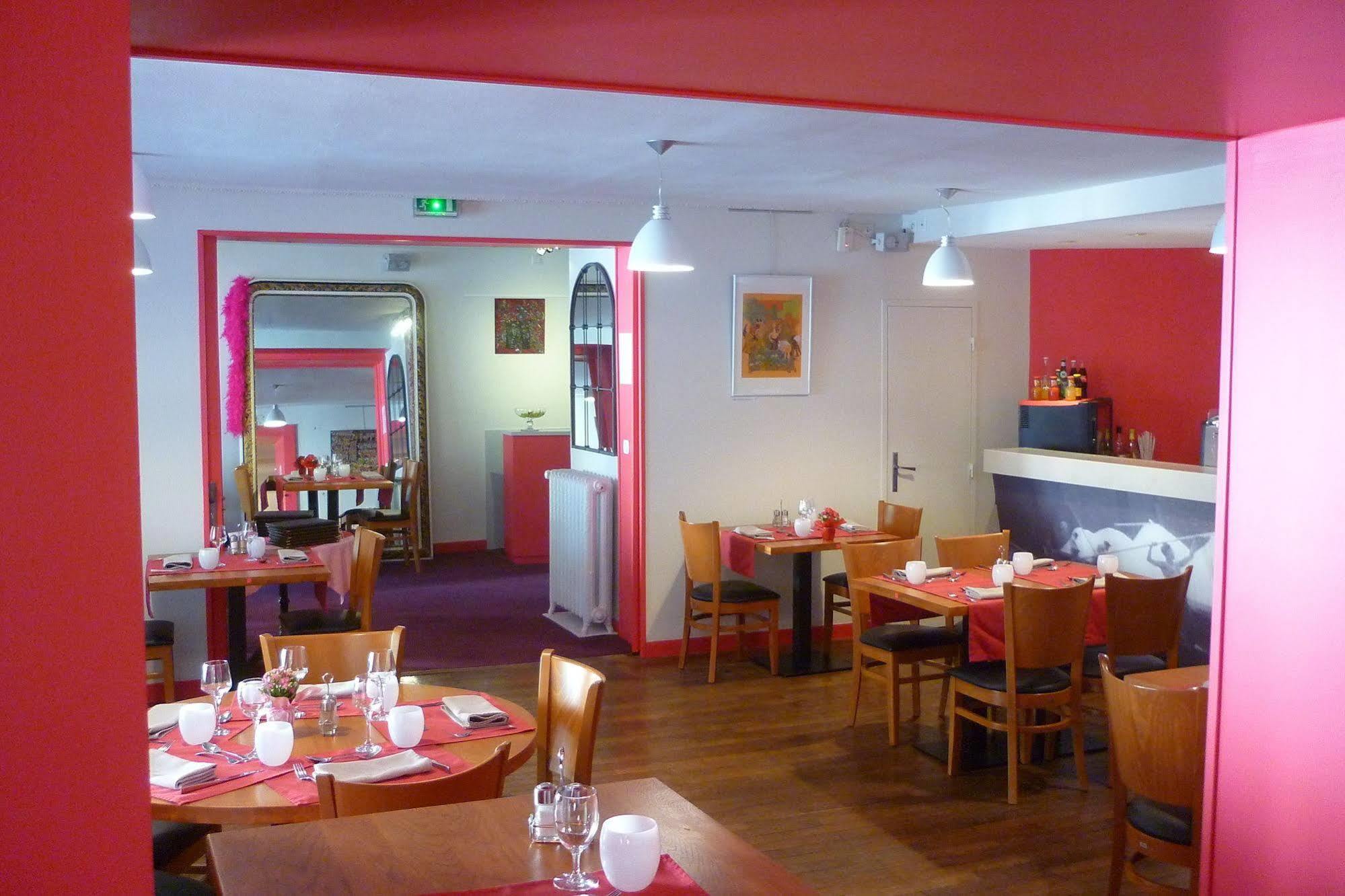 Logis Hotel Des Deux Forts Salins-les-Bains Bagian luar foto