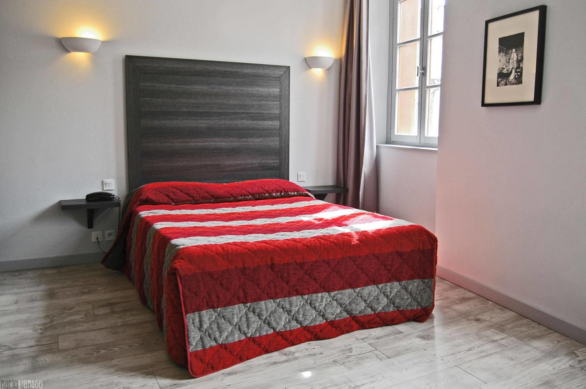 Logis Hotel Des Deux Forts Salins-les-Bains Bagian luar foto
