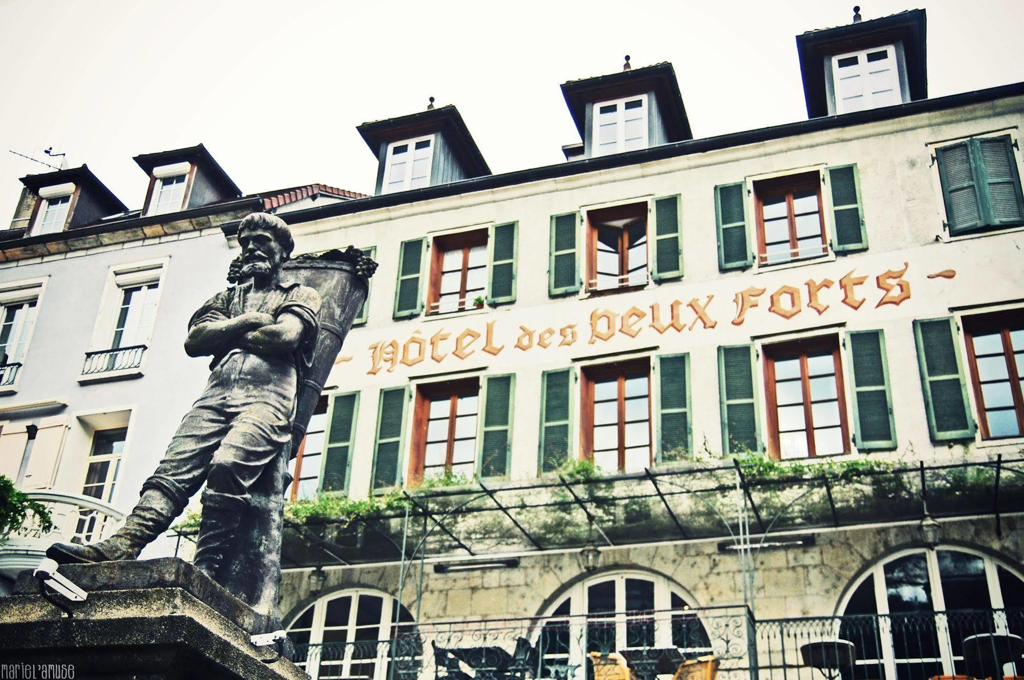 Logis Hotel Des Deux Forts Salins-les-Bains Bagian luar foto