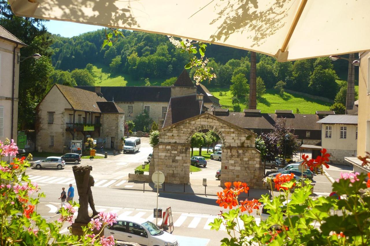 Logis Hotel Des Deux Forts Salins-les-Bains Bagian luar foto