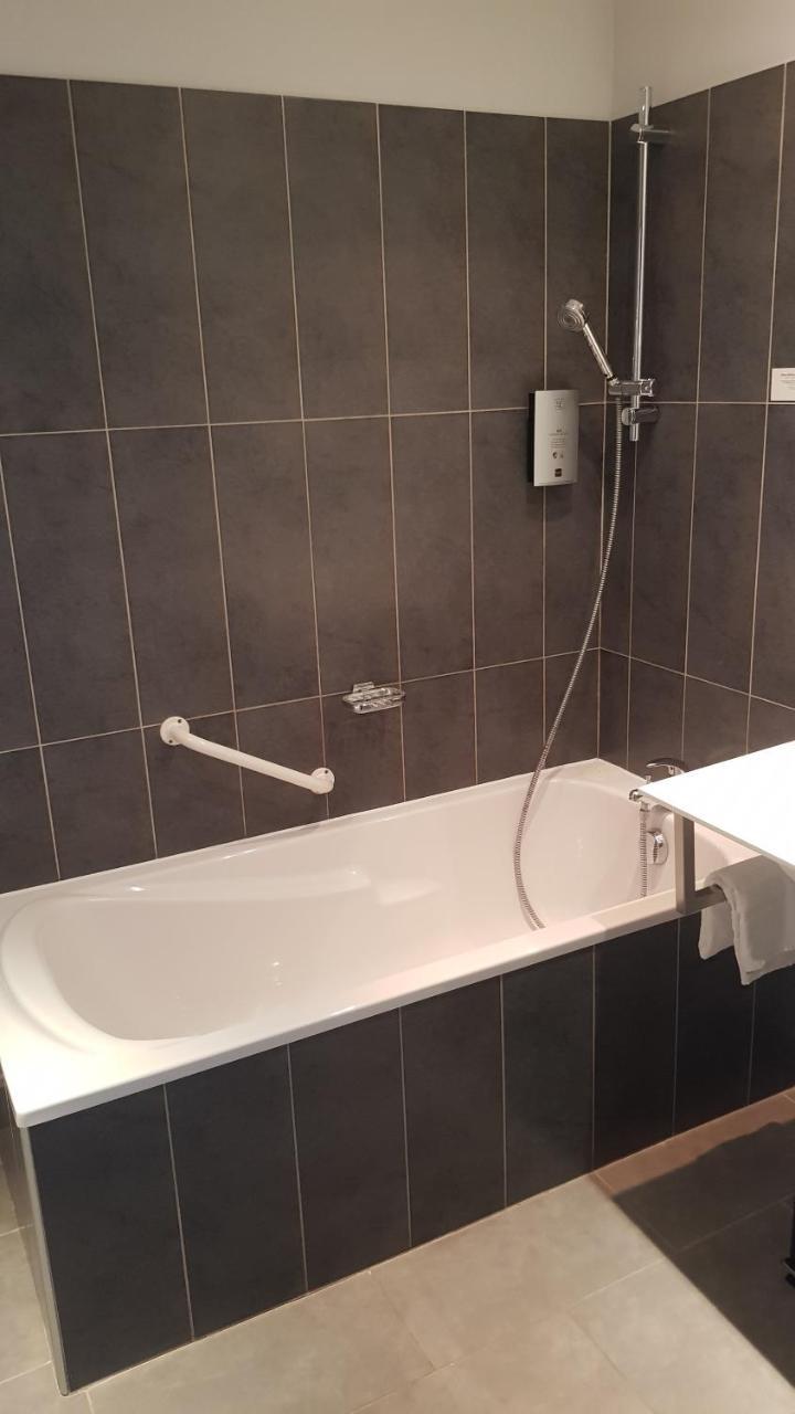 Logis Hotel Des Deux Forts Salins-les-Bains Bagian luar foto