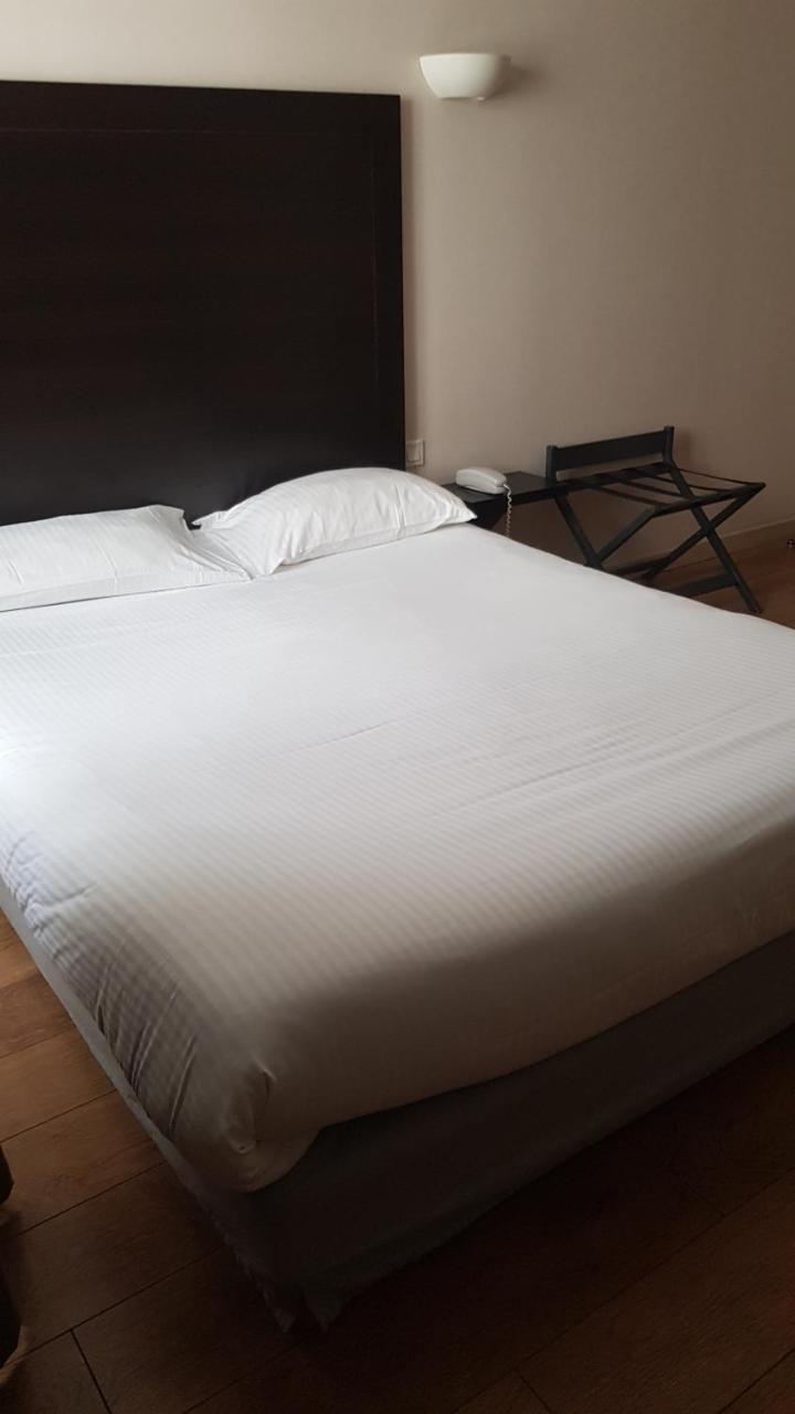 Logis Hotel Des Deux Forts Salins-les-Bains Bagian luar foto
