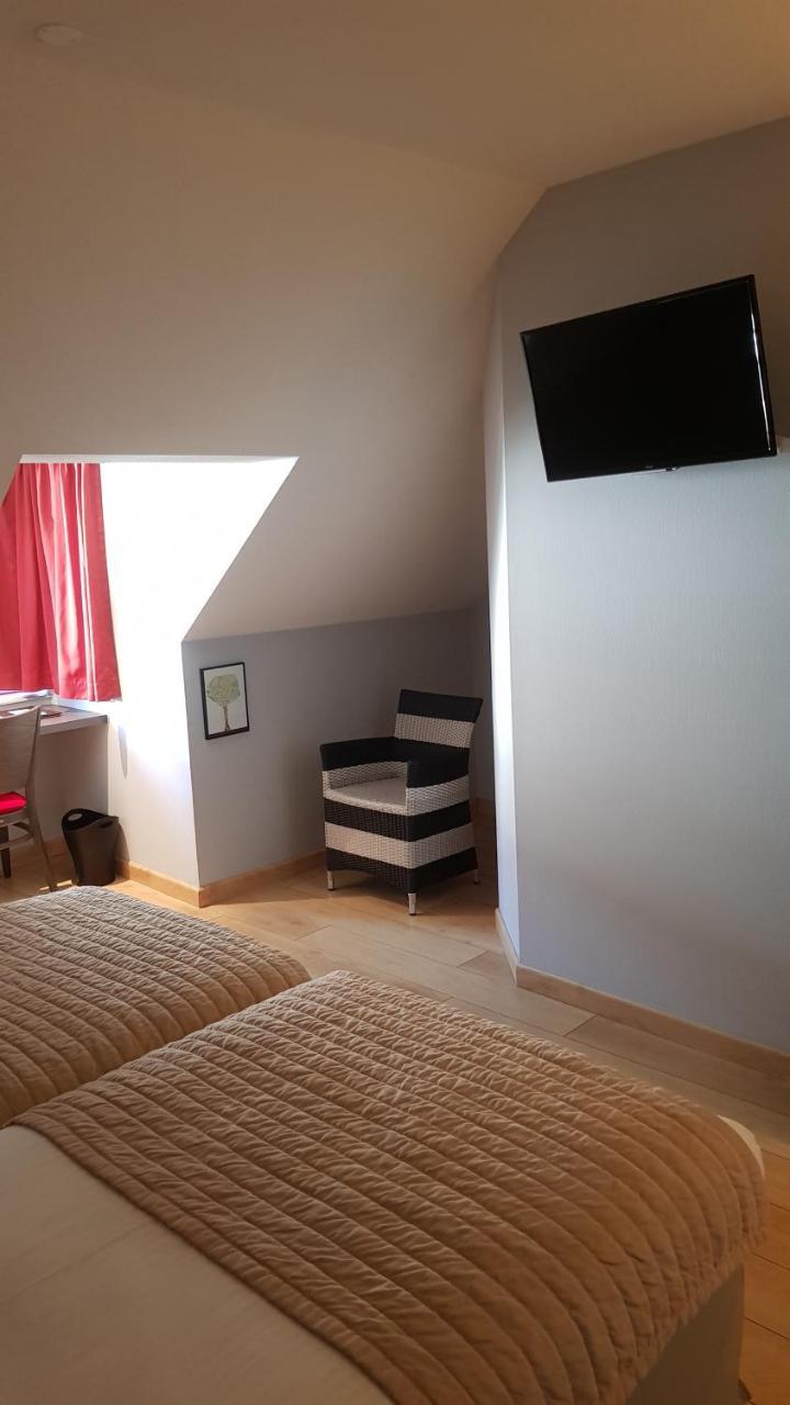Logis Hotel Des Deux Forts Salins-les-Bains Bagian luar foto