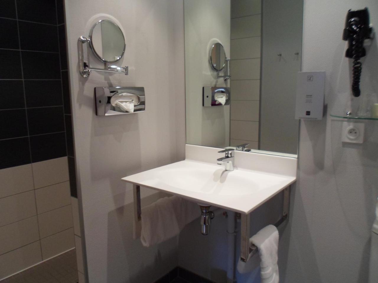 Logis Hotel Des Deux Forts Salins-les-Bains Bagian luar foto