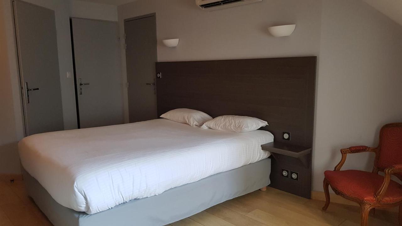 Logis Hotel Des Deux Forts Salins-les-Bains Bagian luar foto