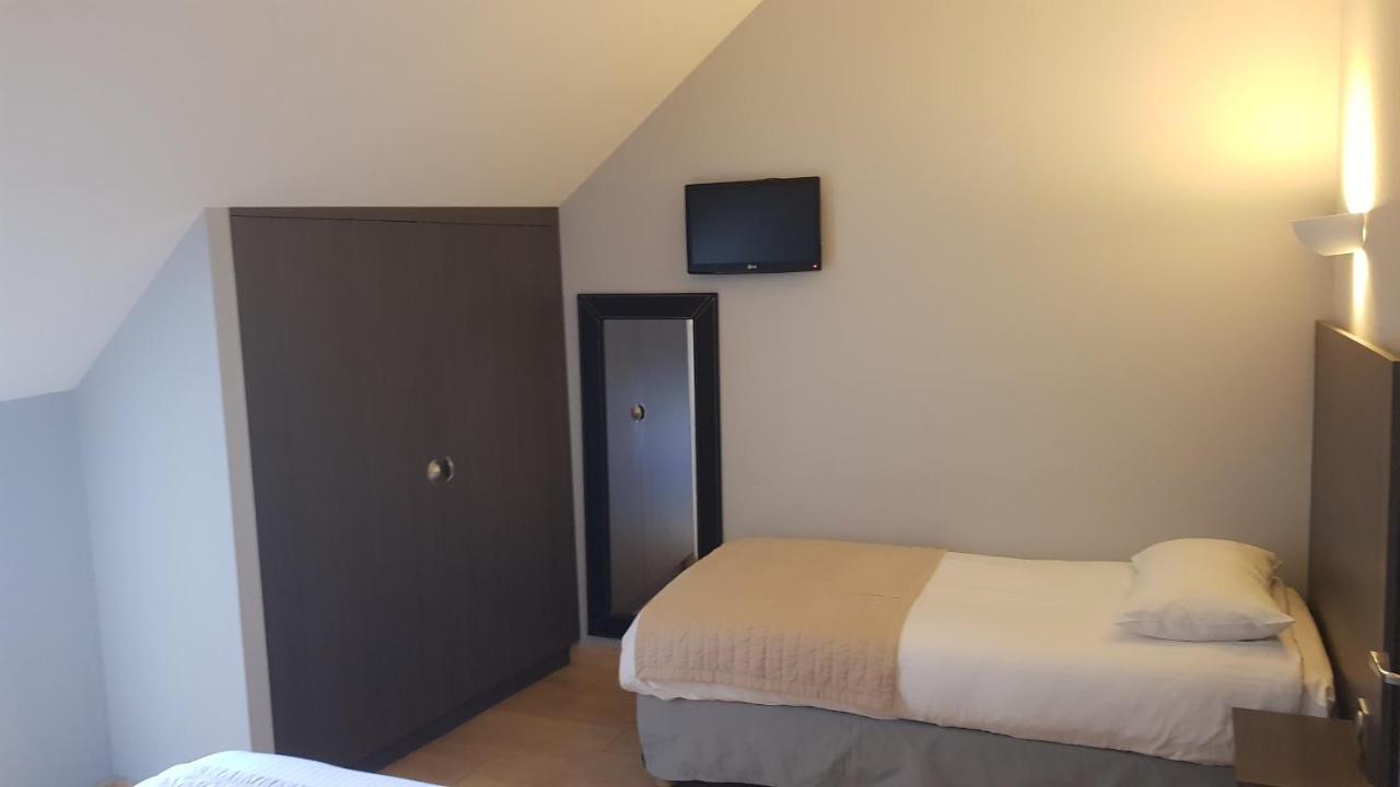 Logis Hotel Des Deux Forts Salins-les-Bains Bagian luar foto