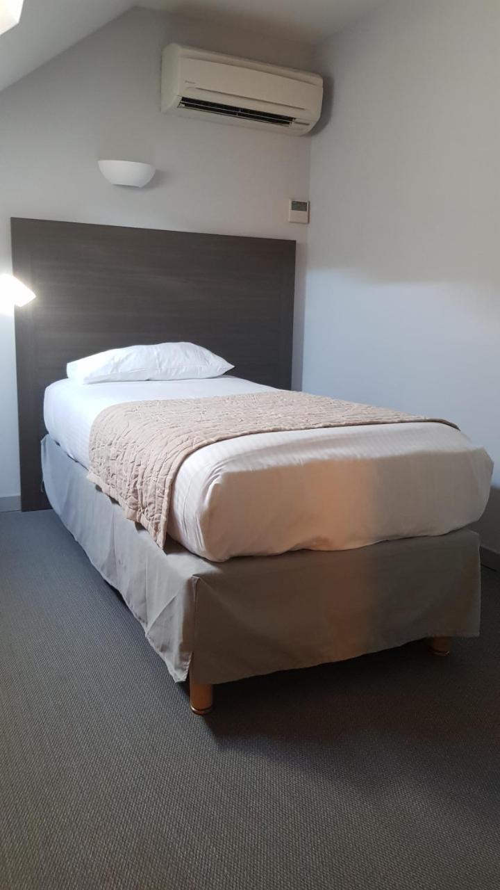 Logis Hotel Des Deux Forts Salins-les-Bains Bagian luar foto